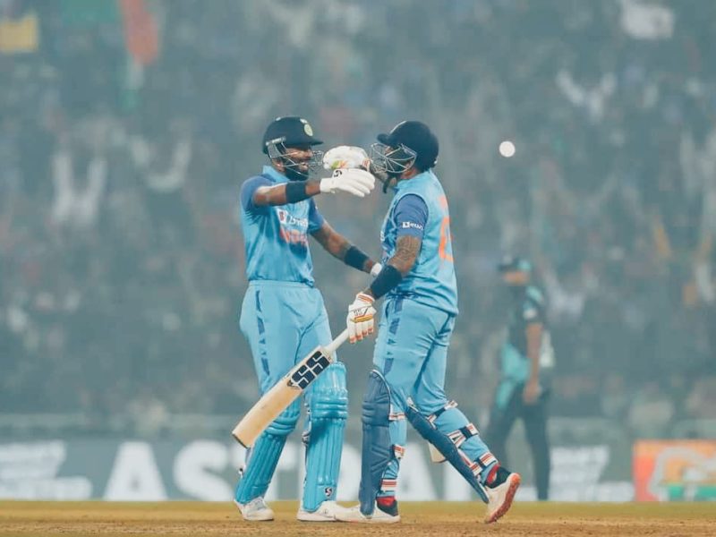 दूसरे टी-20 मुकाबले में टीम इंडिया को मुस्किल से जीत मिली,100 रन बनाने में लगे 19.5 ओवर।