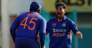 alex-carey-trapped-in-kuldeep-yadavs-spin-pavilion-returned-for-38-runs