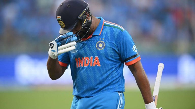 ind-vs-sl-captain-rohit-sharma-was-clean-bowled-by-dilshan-madhushanka-after-scoring-4-runs-against-sri-lanka